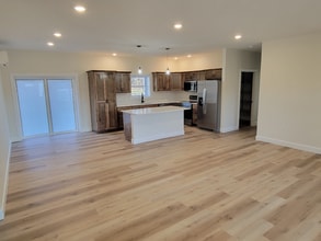 504 Brian St in Ava, MO - Building Photo - Building Photo