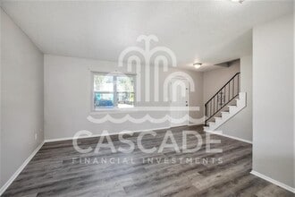 221 N Oak Dr in Belton, MO - Building Photo - Building Photo