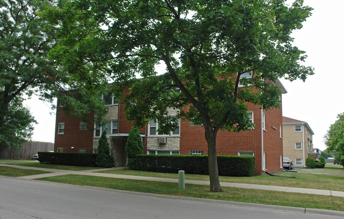 5801 Rose Ave in La Grange, IL - Foto de edificio