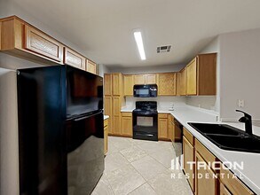 831 E Yuma Ave in Apache Junction, AZ - Building Photo - Building Photo