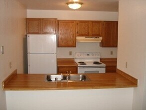 1930 Marthas Vineyard Cir in Anchorage, AK - Building Photo - Building Photo