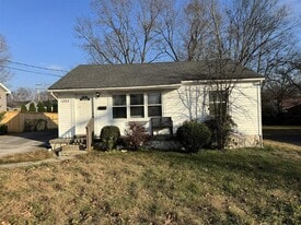 1304 Cabell Dr in Bowling Green, KY - Building Photo
