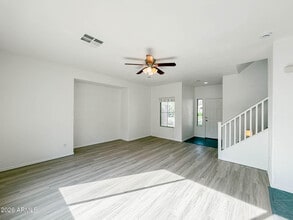 1009 E Iris Dr in Chandler, AZ - Building Photo - Building Photo