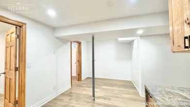 14 Tweedsdale St in Kitchener, ON - Building Photo - Building Photo