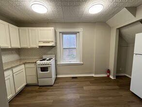 212 W Lee St in Louisville, KY - Foto de edificio - Building Photo