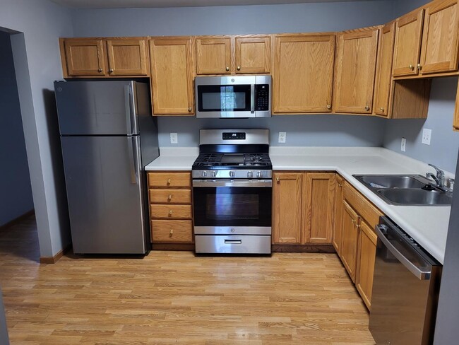 264 Sunset Blvd in Oglesby, IL - Building Photo - Building Photo
