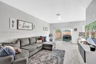 8518 SW 214th Ln in Cutler Bay, FL - Building Photo - Building Photo