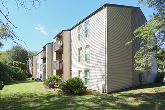 Oak Forest Apartments in St. Louis, MO - Building Photo - Building Photo