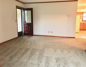 547 Circle Pine Dr in Jasper, IN - Building Photo - Building Photo