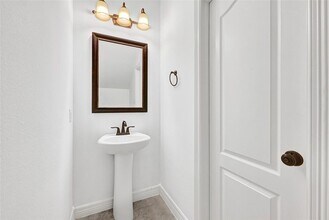 27915 Genesis Manor Ln in Katy, TX - Foto de edificio - Building Photo