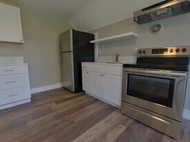 383-385 E 15th Ave in Eugene, OR - Building Photo