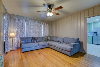 5611 Milart St in Houston, TX - Foto de edificio - Building Photo