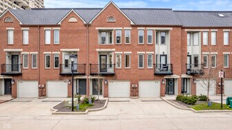 512 Lockerbie Cir N in Indianapolis, IN - Building Photo