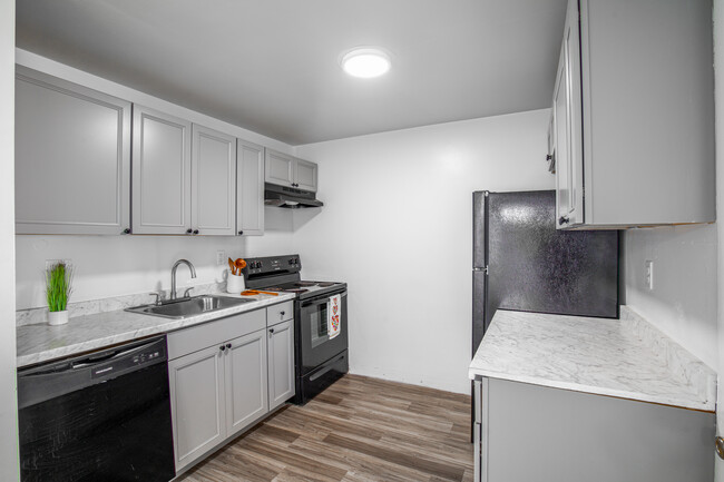 Patricia Court Apartments in Lansdowne, PA - Building Photo - Interior Photo