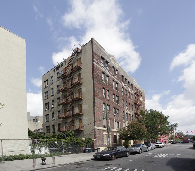 319 Hooper St in Brooklyn, NY - Building Photo