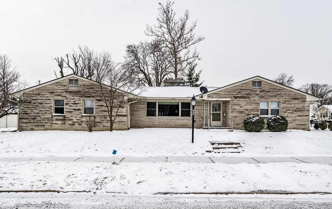 1401 E Castle Ave in Indianapolis, IN - Building Photo
