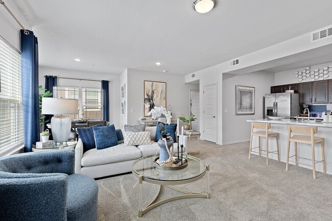 97 @ North Oak in Kansas City, MO - Building Photo - Building Photo