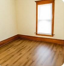 111 7th St NE in Independence, IA - Building Photo - Building Photo
