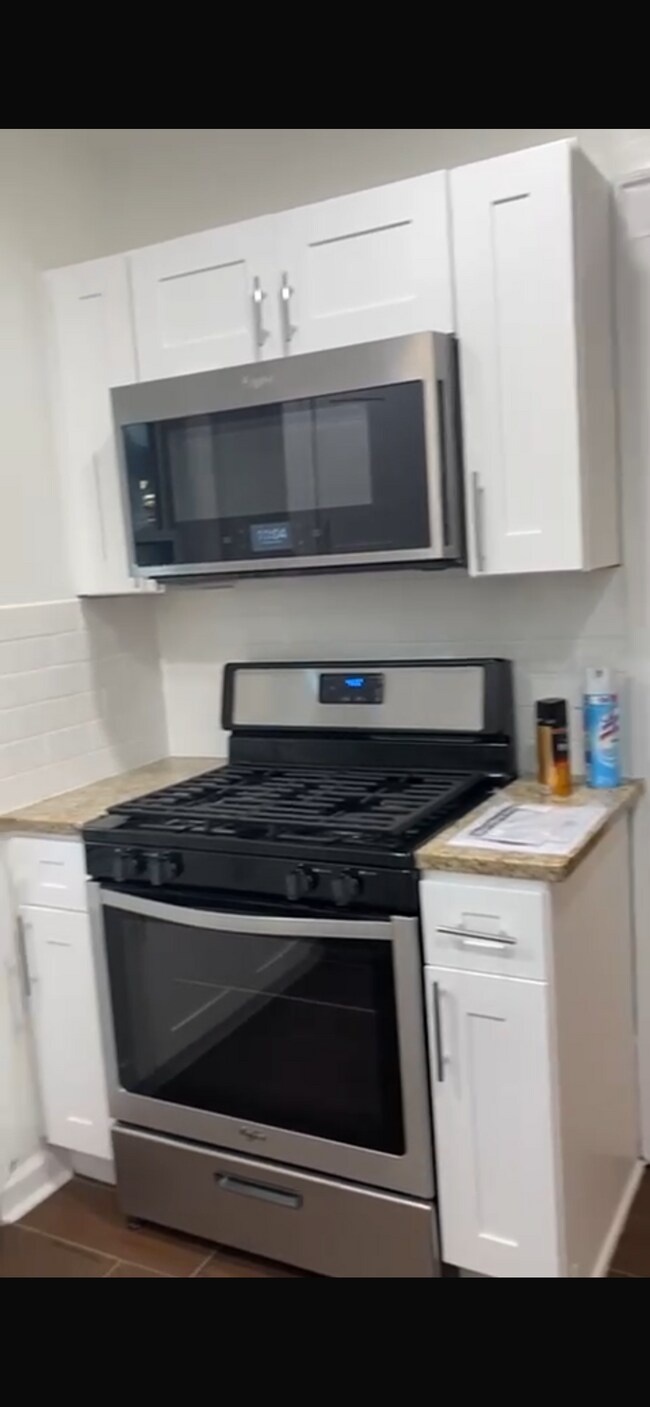 832 Gibbons Ct in Elizabeth, NJ - Building Photo - Building Photo