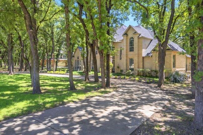 4012 Brooks Ct in Argyle, TX - Building Photo - Building Photo