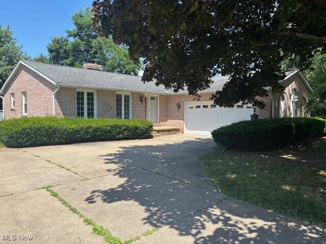 5071 Echoglenn St NW in North Canton, OH - Building Photo