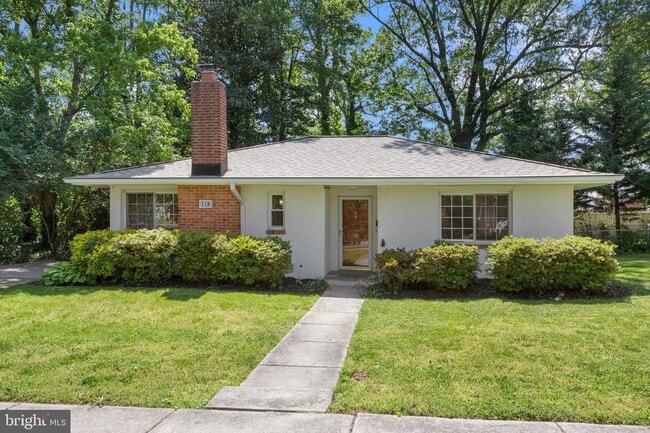 property at 710 N Buchanan St