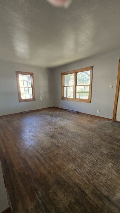 836 Knoll Ave in Waterloo, IA - Building Photo