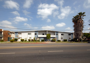 20421 Saticoy St in Canoga Park, CA - Building Photo - Building Photo