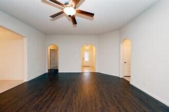 2413 Spring Meadows Dr in Denton, TX - Building Photo - Building Photo