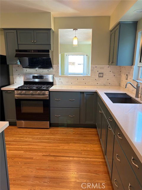 559 W 39th St in Los Angeles, CA - Building Photo - Building Photo