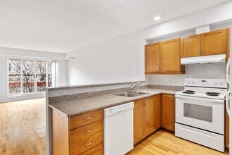 Clarendon Lanes in Ottawa, ON - Building Photo - Building Photo