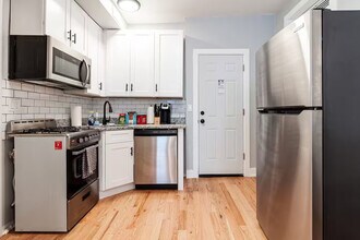 1624 W Beach Ave in Chicago, IL - Building Photo - Building Photo