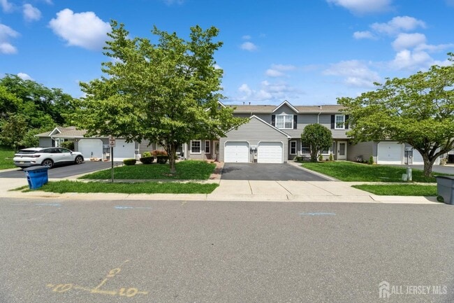 7 Sloop Square in Freehold, NJ - Building Photo - Building Photo