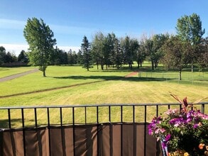 Princeton Place in Lethbridge, AB - Building Photo - Building Photo