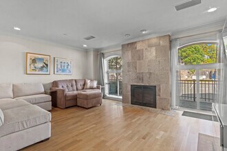 17 Water St in Groton, CT - Building Photo - Building Photo