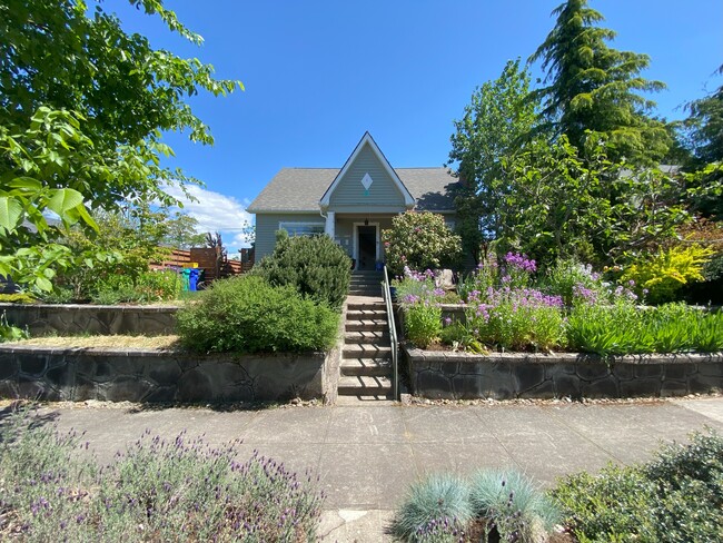 6716 N Williams Ave in Portland, OR - Foto de edificio - Building Photo