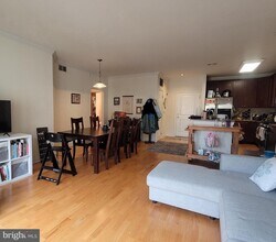 500 Admirals Way in Philadelphia, PA - Building Photo - Building Photo