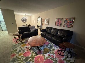 7500 Cahill Rd in Minneapolis, MN - Foto de edificio - Building Photo