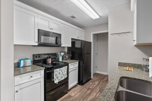 Legends at Armour Avenue in Columbus, GA - Building Photo