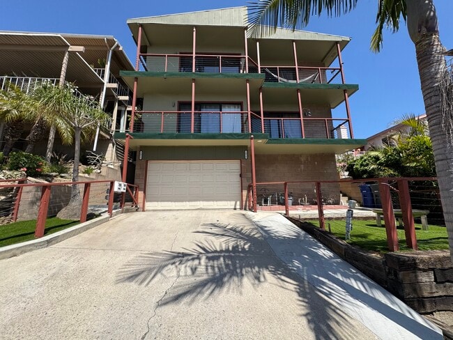 2052 N Terrace Dr, Unit 2052 in Signal Hill, CA - Building Photo - Building Photo