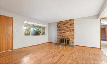 12116 SE 71st St in Newcastle, WA - Building Photo - Building Photo