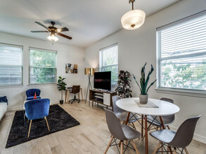 501 W 30th St in Austin, TX - Foto de edificio - Building Photo