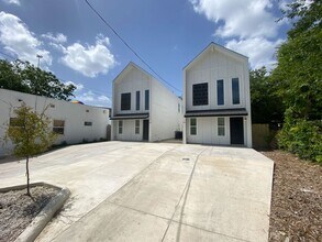 116 Pendleton Ave in San Antonio, TX - Building Photo - Building Photo