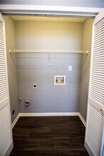 4885 Streamside Dr in Alpharetta, GA - Building Photo - Building Photo