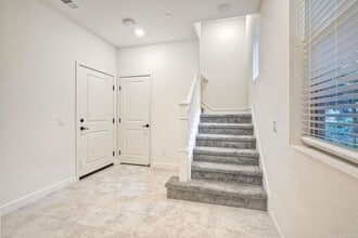 4336 Harbor Way in Oceanside, CA - Foto de edificio - Building Photo