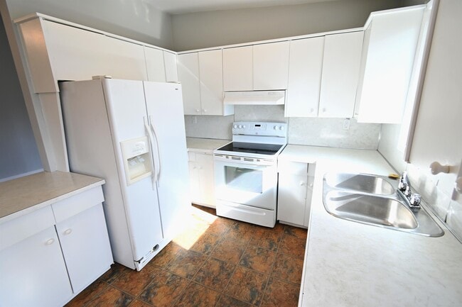 4195-4195 1st Ave in Prince George, BC - Building Photo - Building Photo