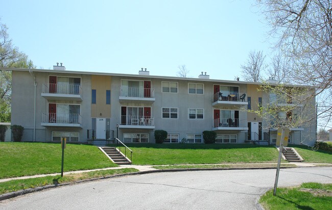 Avery Heights Apartments in Bellevue, NE - Building Photo - Building Photo