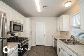 8808 NW 85th Pl in Oklahoma City, OK - Foto de edificio - Building Photo