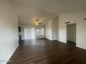 10614 N 72nd Ave in Peoria, AZ - Building Photo - Building Photo