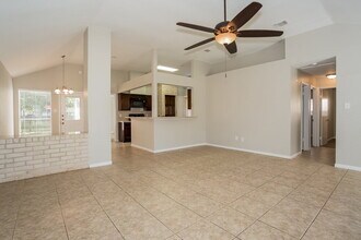 19523 Lake Hollow Ln in Houston, TX - Building Photo - Building Photo